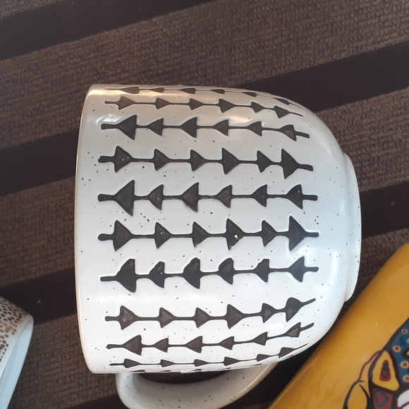 Assorted Mugs Christmas Bundle - Picture 9 of 14